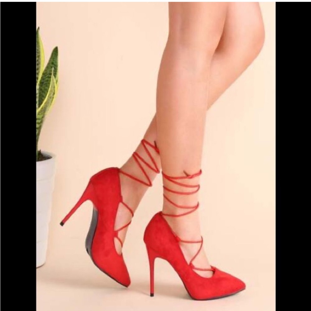 Brash Women’s Size 7W Lace Up Strappy Red Heels 👠 Pumps NWT never worn